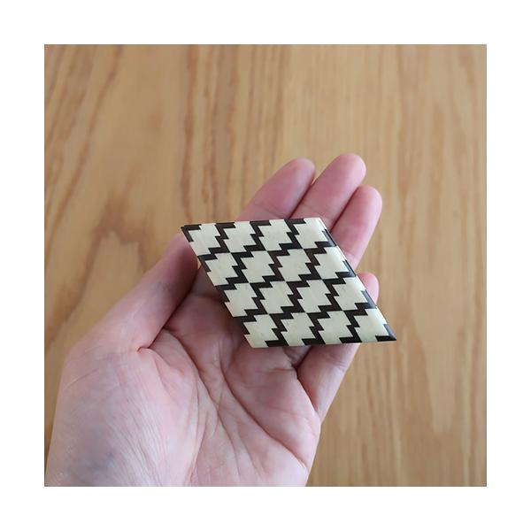 Load image into Gallery viewer, Hakone Wood Mosaic Work Small Container / Matsukawabishi / Gosu / 4 Colors
