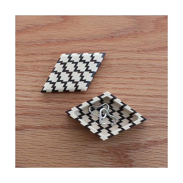 Load image into Gallery viewer, Hakone Wood Mosaic Work Small Container / Seigaiha / Gosu / 6 Colors
