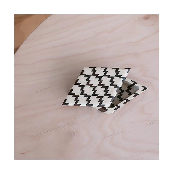 Load image into Gallery viewer, Hakone Wood Mosaic Work Small Container / Seigaiha / Gosu / 6 Colors
