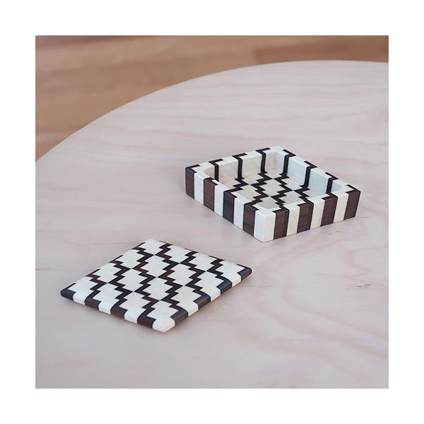 Load image into Gallery viewer, Hakone Wood Mosaic Work Small Container / Seigaiha / Gosu / 6 Colors
