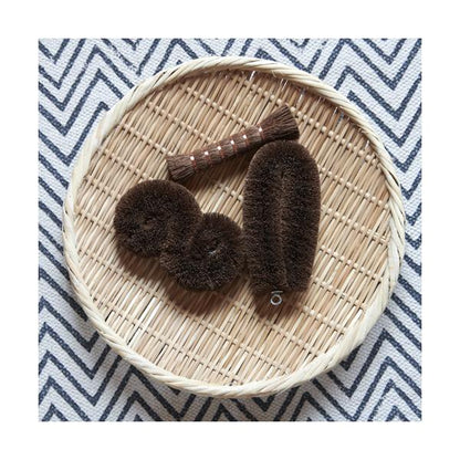 Yamamoto Katsunosuke Shoten “Kaneichi” Shuro Tawashi Brush – Small, Japan