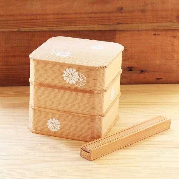 Hakata Magemono Tamaki Three-Tier Jubako Box – White Chrysanthemum Design, Japan