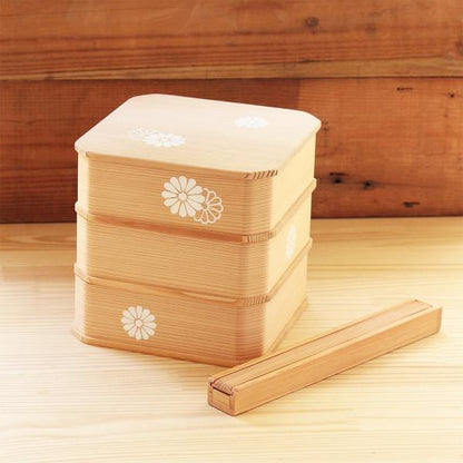 Hakata Magemono Tamaki Three-Tier Jubako Box – White Chrysanthemum Design, Japan