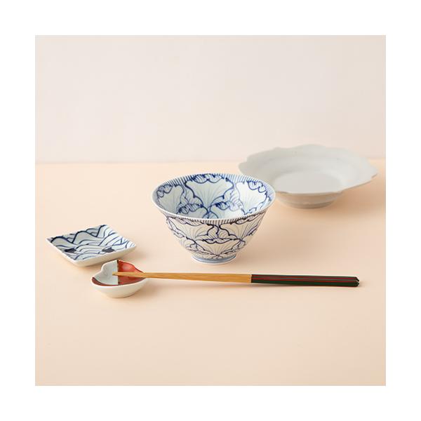 Souta Kiln Hime Rice Bowl – Large & Small, Petal Pattern, Saga Japan