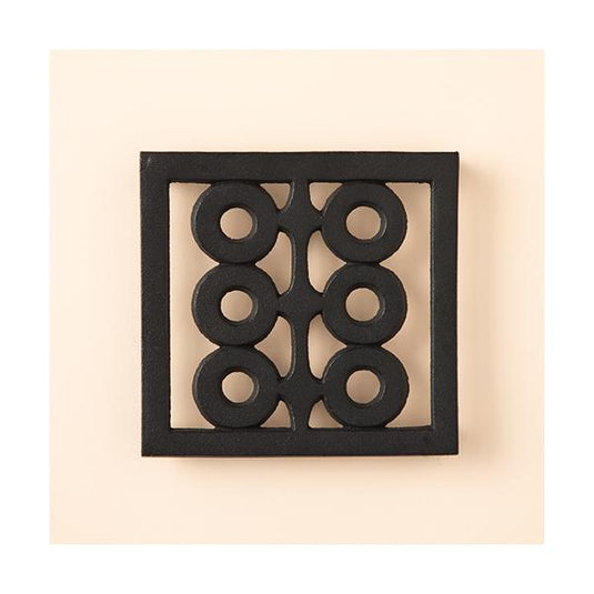 Iron Trivat featuring six circles