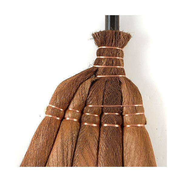 Yamamoto Katsunosuke Shoten “Kaneichi” Japanese Shuro Palm Hand Broom – 5-Bundle Short Handle 75cm, Handcrafted in Japan